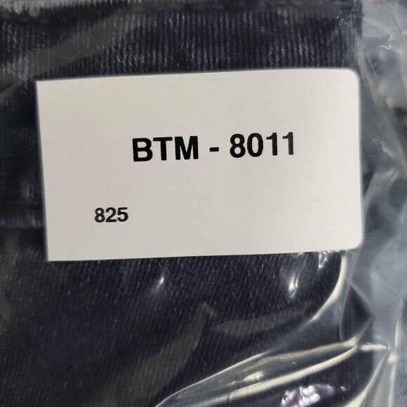 Universal Thread High Rise Midi Jean Shorts Women’s Size 12/31R Black Cutoff Raw - Picture 6 of 6